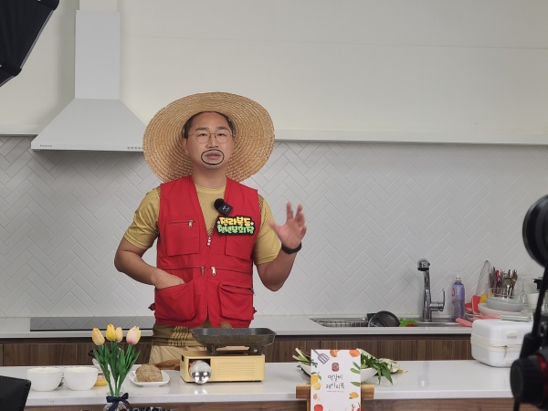 2시_팔도유람.jpg 2시_팔도유람.jpg